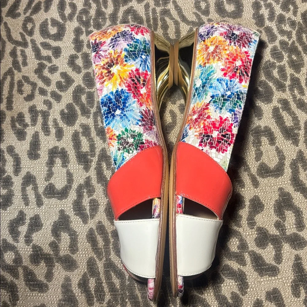 NWOT Amalfi patent leather open toe colorful Resortwear gold heel classic 7.5